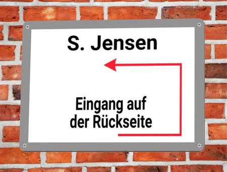 Wegweiser Eingang auf der Rückseite Bild