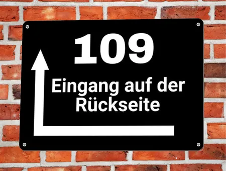 Wegweiser Eingang auf der Rückseite Bild
