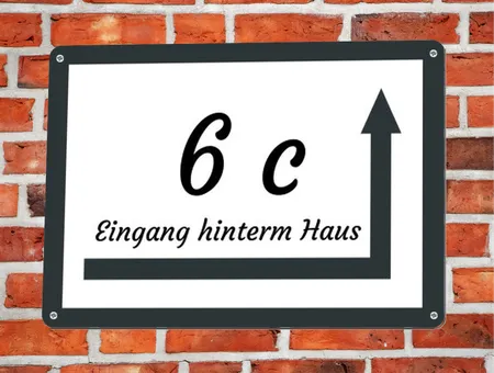 Wegweiser Eingang hinterm Haus Bild