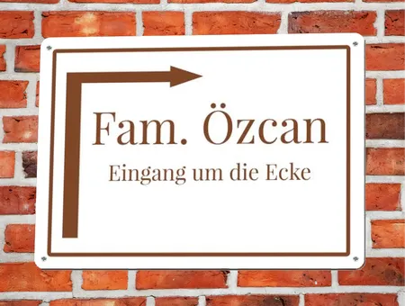 Wegweiser Fam. Özcam Bild